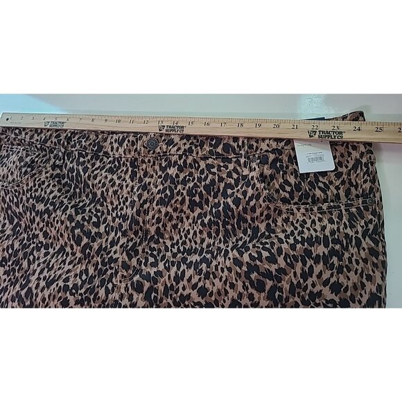 Leopard Print Jeans Womens Plus 26W Straight Leg Stretch Denim 5 Pocket Mob Wife - Picture 10 of 14